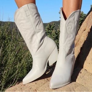 Steve Madden Women’s West White Cowboy, Western Boots Size 8 Medium
